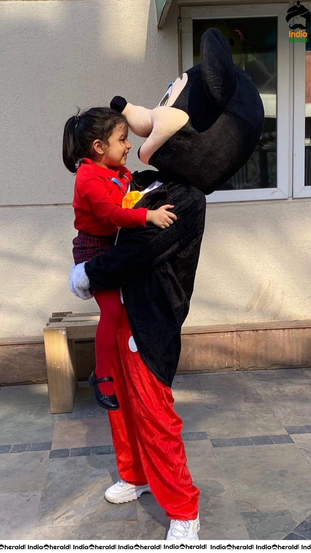 Ziva Papa Day Out with Mickey Mouse