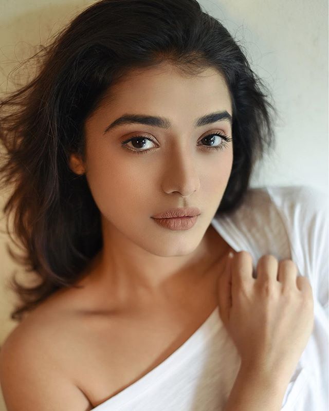 Pooja Hegde Leaked Bikini Photos