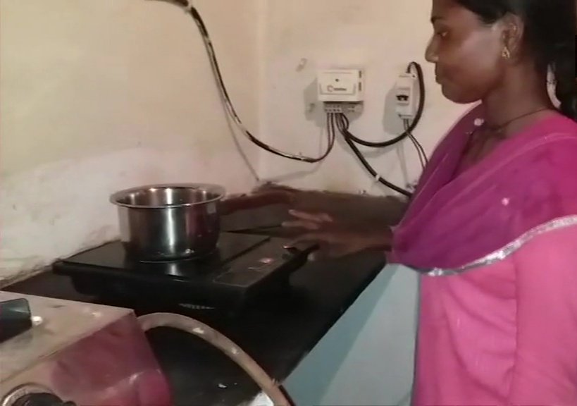 All 74 House In Bancha Village Use Solar Energy To Cook Food