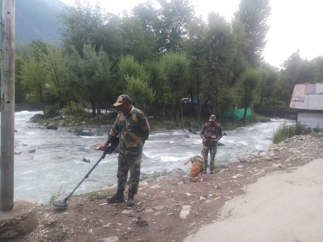 BSF Troops Securing The Amarnath Yatra Route On Chandanwari And Shehnag Axis