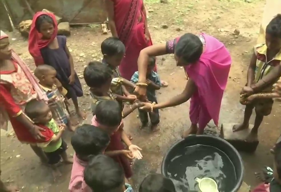Free Food Being Provided To Tribal Kids In Chhattisgarh