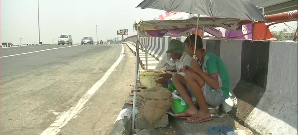 Heat Wave Conditions Continue In Delhi As Temperature Rises To 43 degrees Celsius