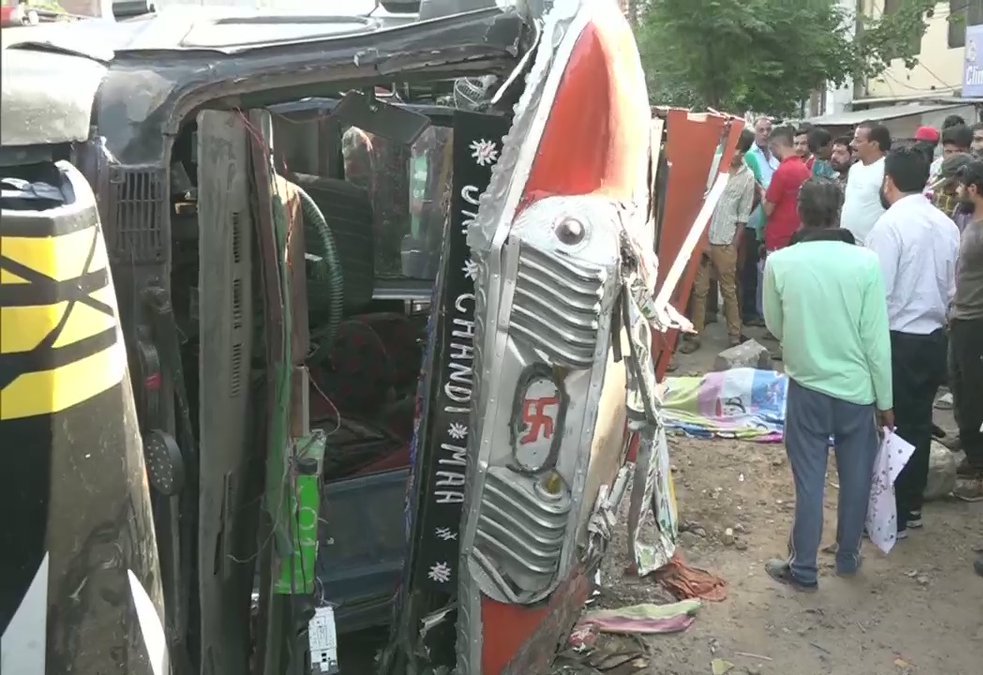One Dead And Three Injured As A Mini Bus Toppled On Dhar Road In Udhampur