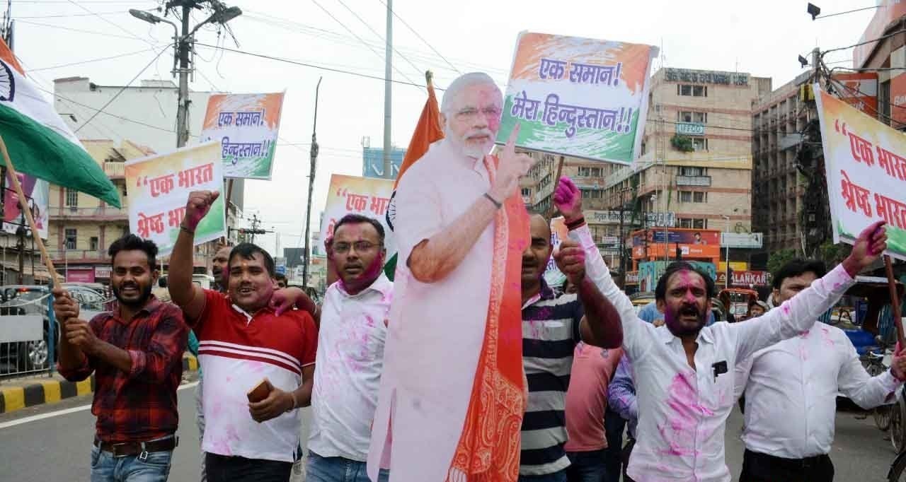 People Celebrate Union Govt On Kashmir Decision