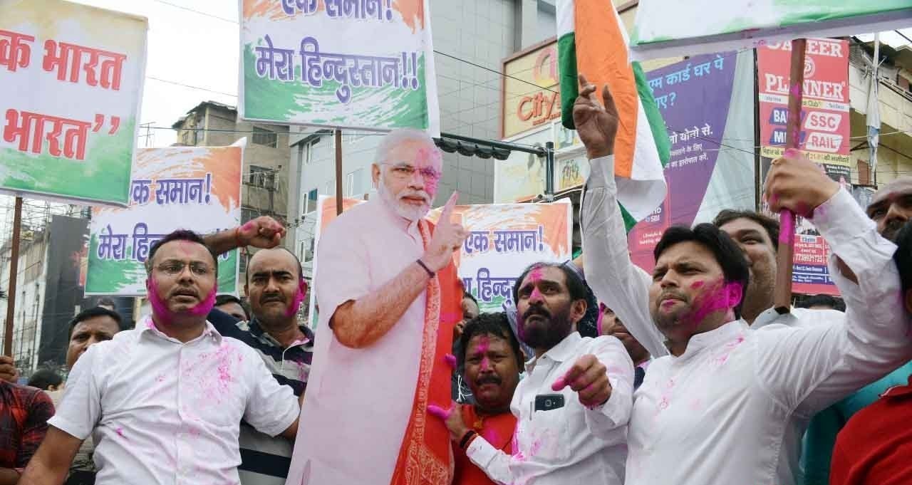 People Celebrate Union Govt On Kashmir Decision