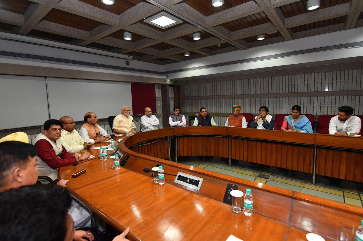 PM Modi With Other leaders At The NDA Meeting