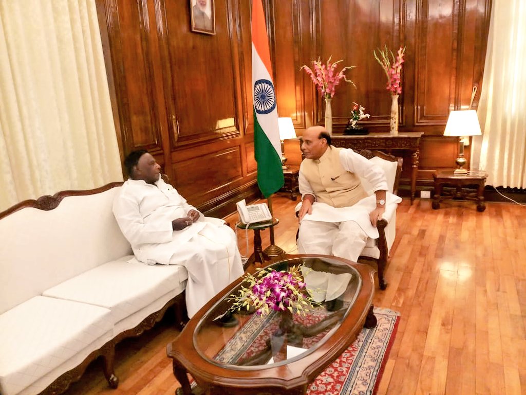 Puducherry CM V Narayanasamy Called On Defence Minister Rajnath Singh