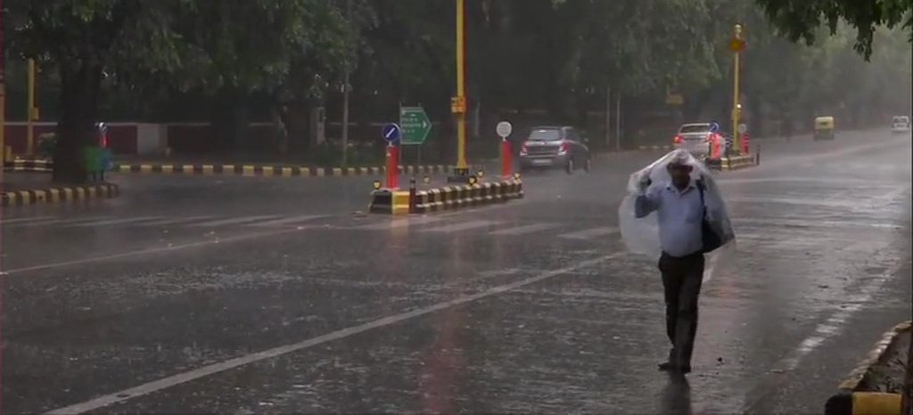 Rain Visuals From Akbar Road Delhi