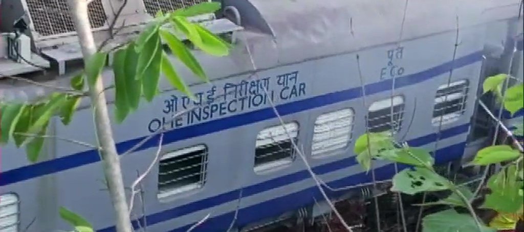 Samaleshwari Express Derailed Between Singapur Road And Keutguda