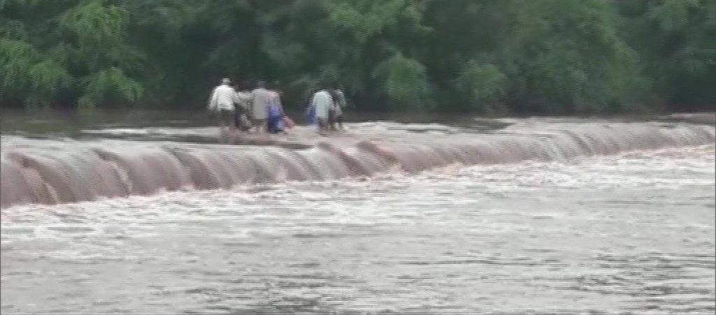 Several Roads And Bridges Flooded In Chhoto Udepur After Heavy Rains
