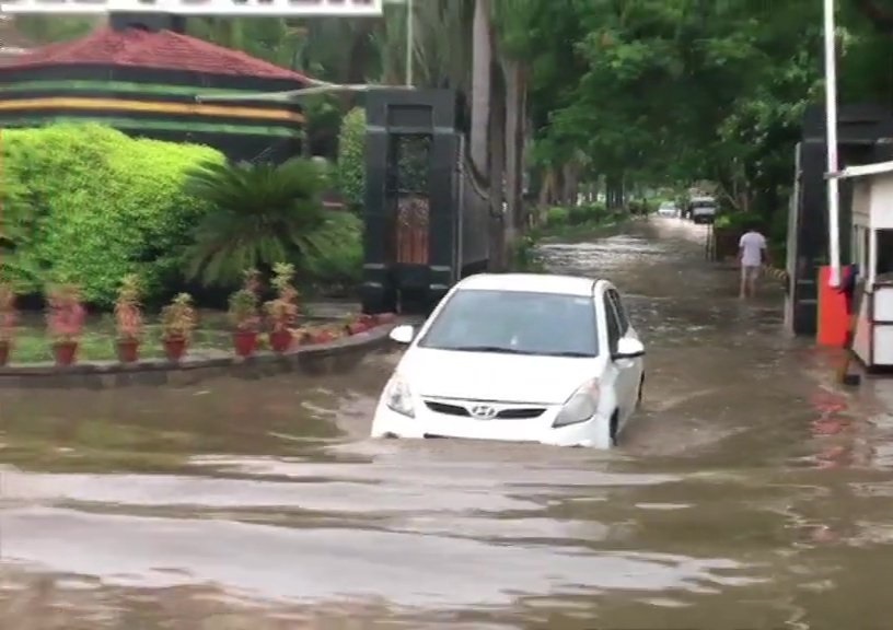 Severe Water Logging Near IFFCO Chowk Due To Heavy Rainfall