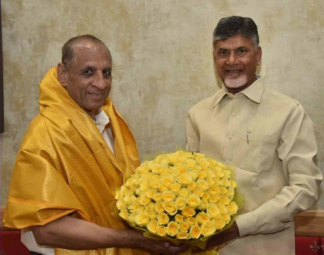 TDP Cheif Chandrababu Naidu Meets Governer E S L Narasimhan