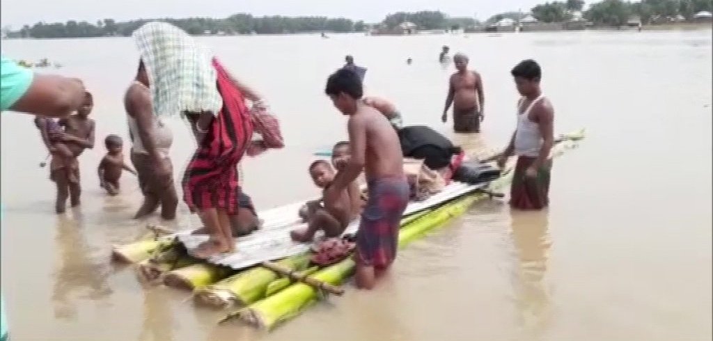 Water Level In River Mahananda Rising Due To Heavy Rainfall