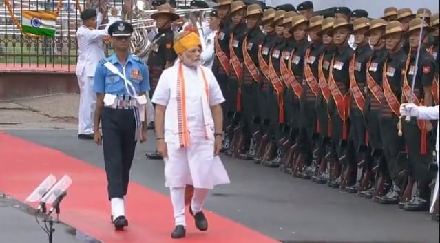 PM Modi Hoists Flag At The Red Fort On Independence Day 2019