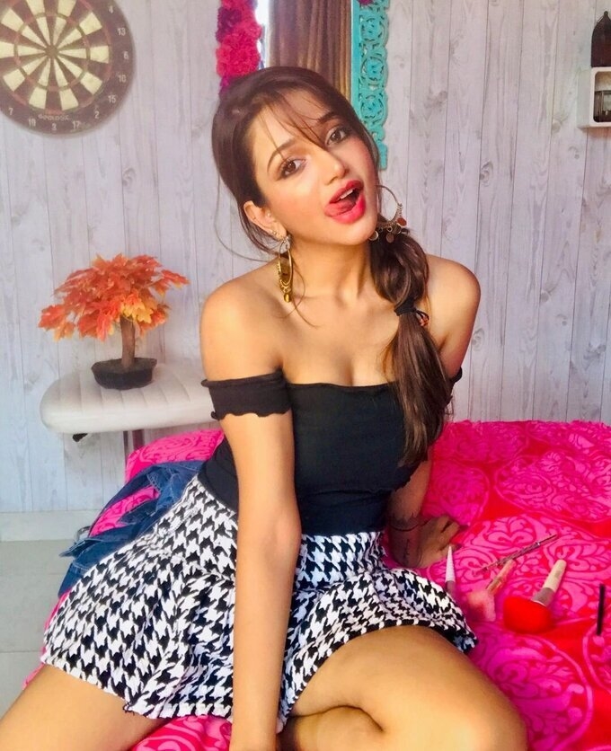 Actress And Model Anaika Soti Hot Sizzling Images