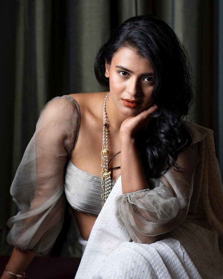 Actress Hebah Patel Hot Sizzling Images
