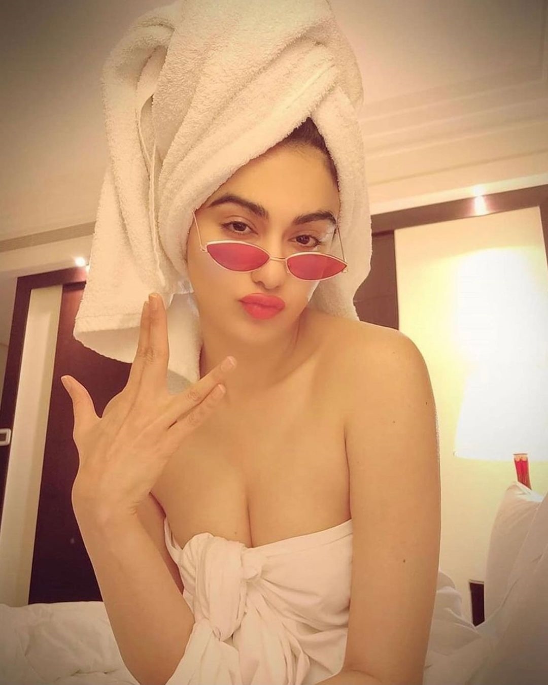 Adah Sharma Latest Photos In Facebook