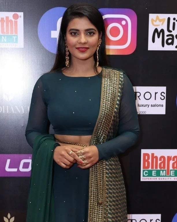 Aishwarya Rajesh Hot Photos In Award Function