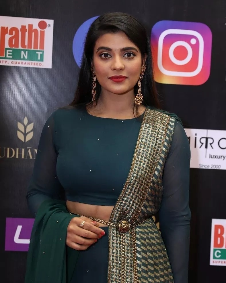 Aishwarya Rajesh Hot Photos In Award Function