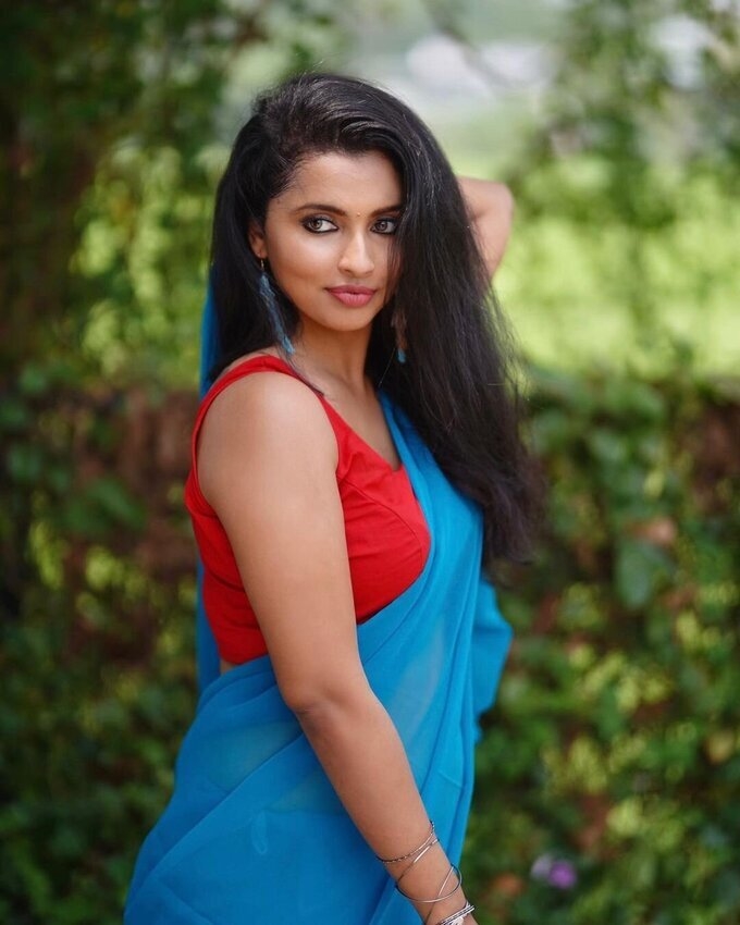 Anicka Vikhraman Hot Photos Collection