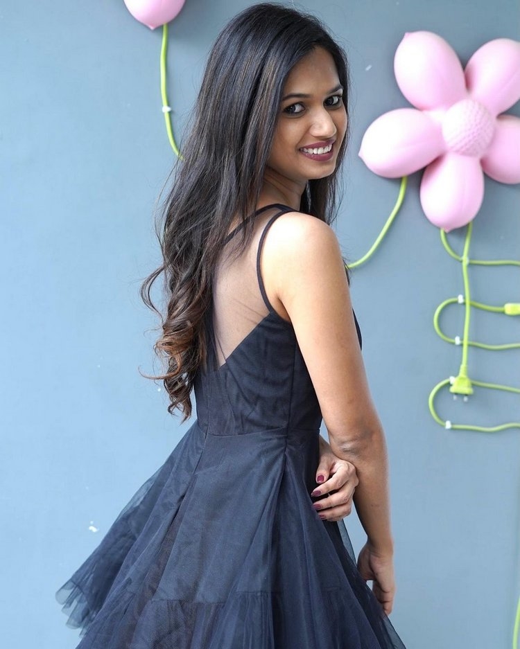 Ariyana Glory Amazing Photos In Black Frock