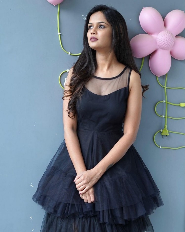 Ariyana Glory Amazing Photos In Black Frock