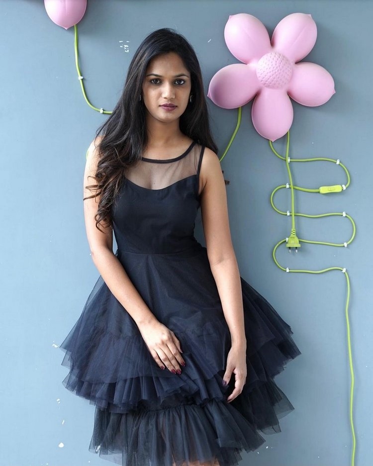 Ariyana Glory Amazing Photos In Black Frock