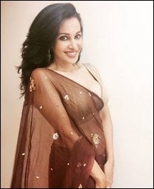 Flora Saini latest hot Clicks