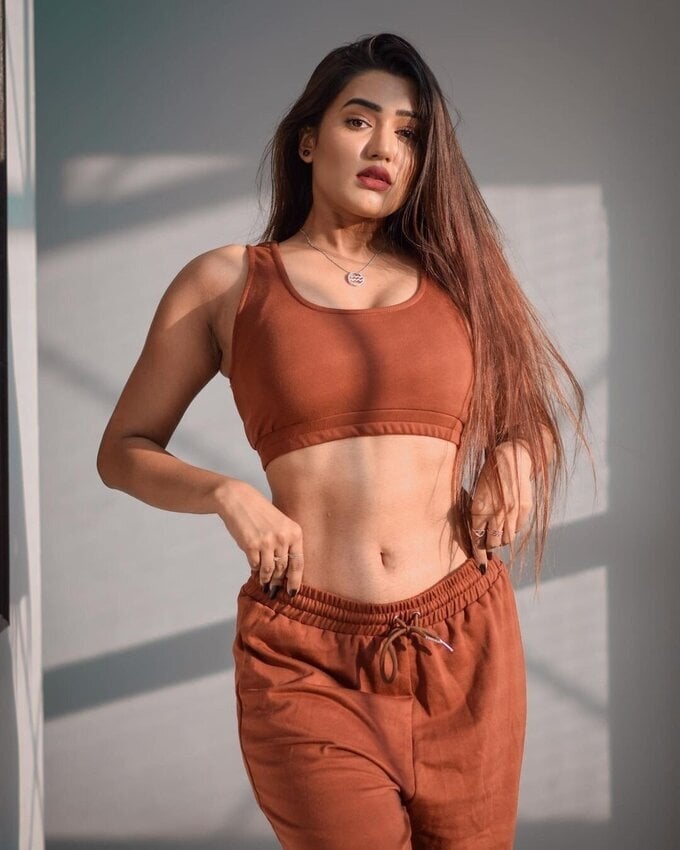 Garima Chaurasia New Hot Images In Instagram