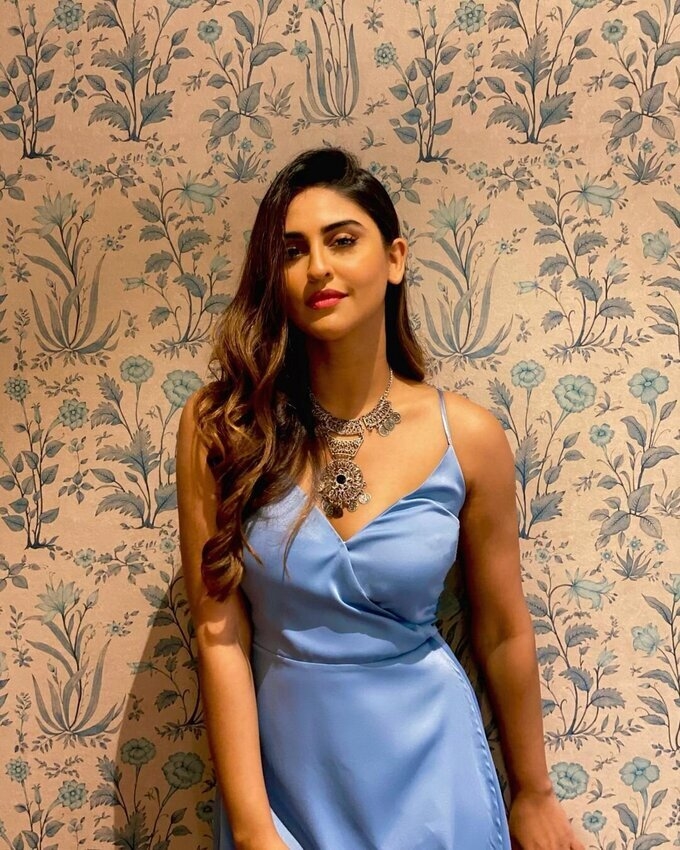 Krystle DSouza Photos In Shoot