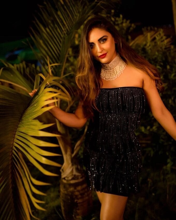 Krystle DSouza Photos In Shoot