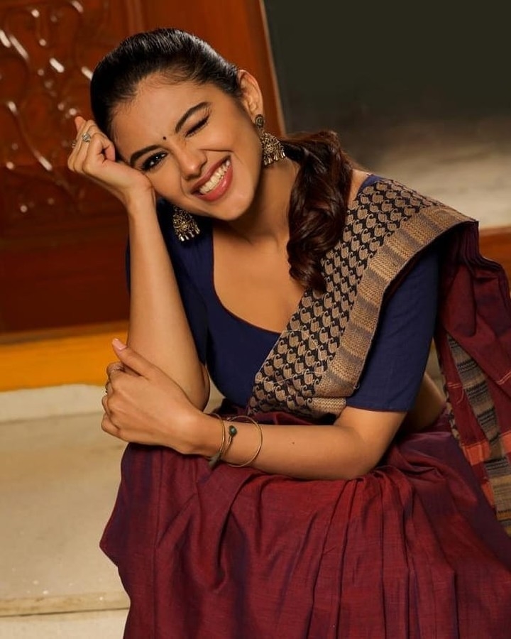 Malavika Sharma saree photos