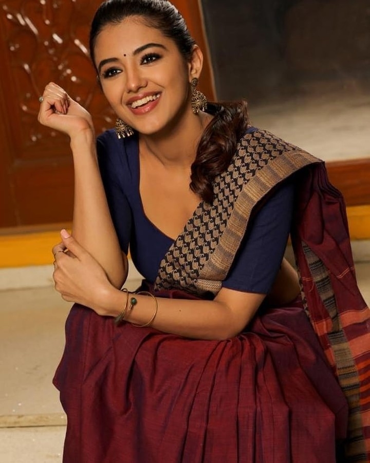 Malavika Sharma saree photos