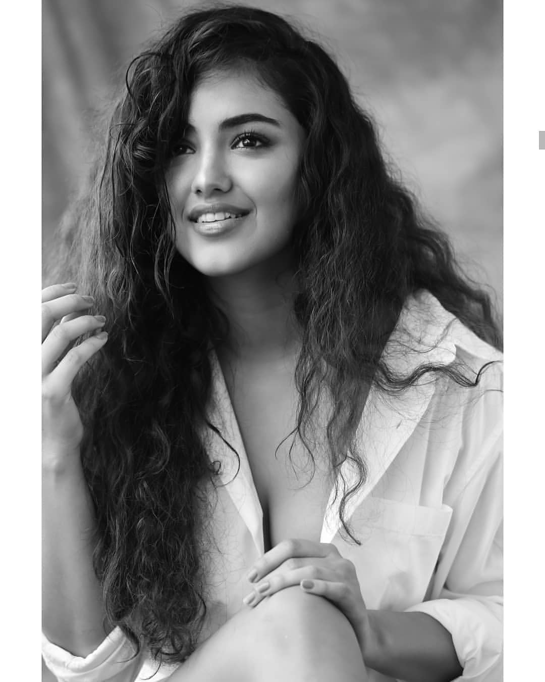 Malvika sharma latest mind blowing Photos