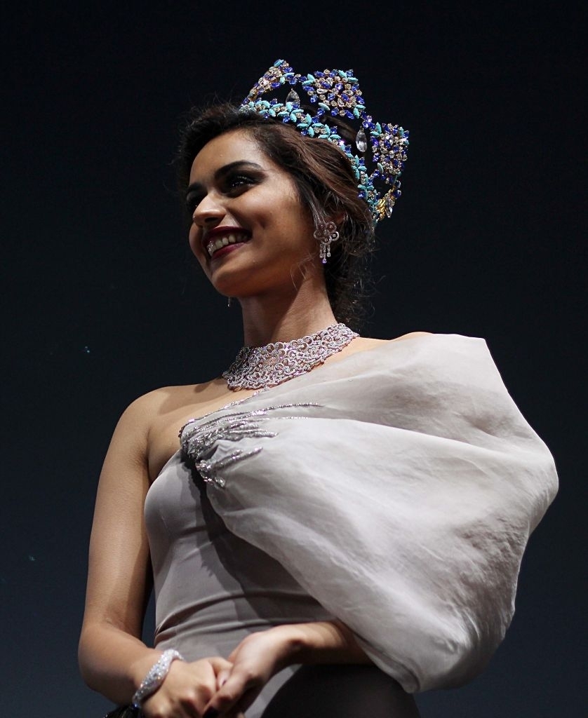 Manushi Chhillar Pics Collection