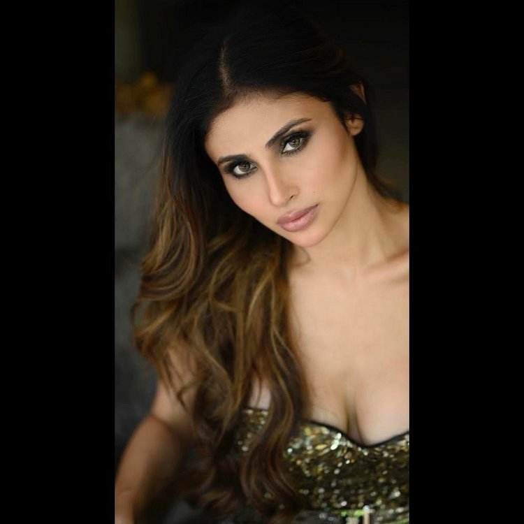 Mouni Roy Images In Facebook