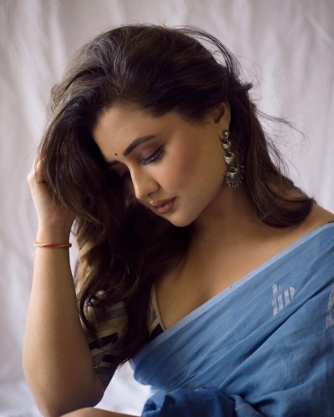 Rashami Desai Hot Pics In Green Dress