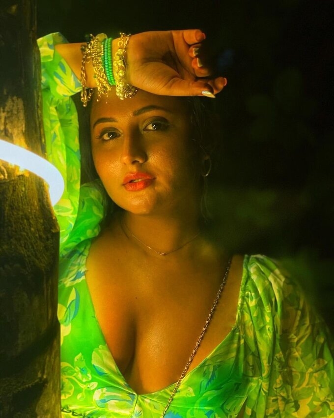 Rashami Desai Hot Pics In Green Dress