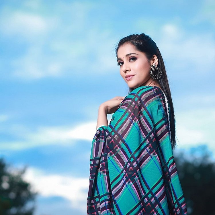 Rashmi Gautam Hot Photos In Saree