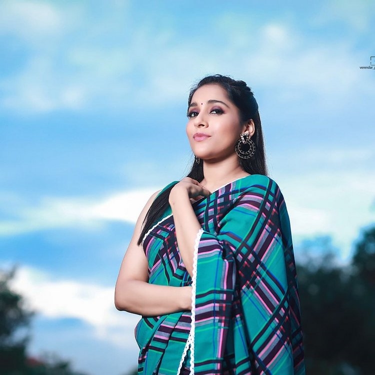 Rashmi Gautam Hot Photos In Saree