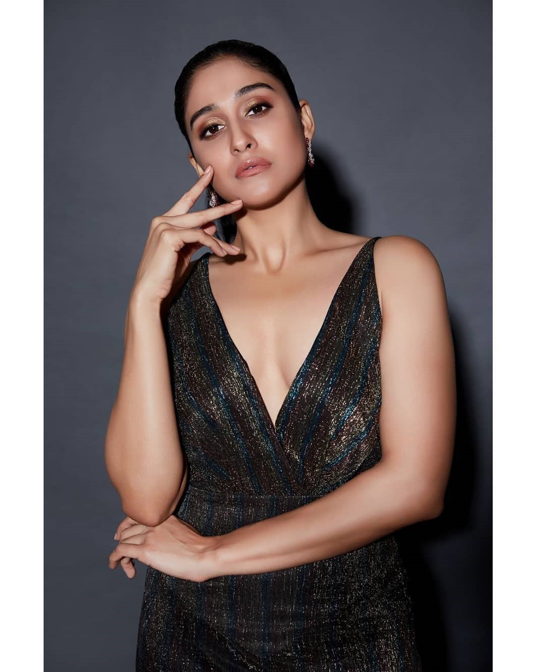 Regina Cassandra Hot Photos Shoot