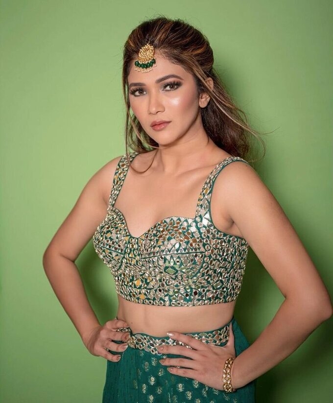 Ridhima Pandit Stunning Photos Collections