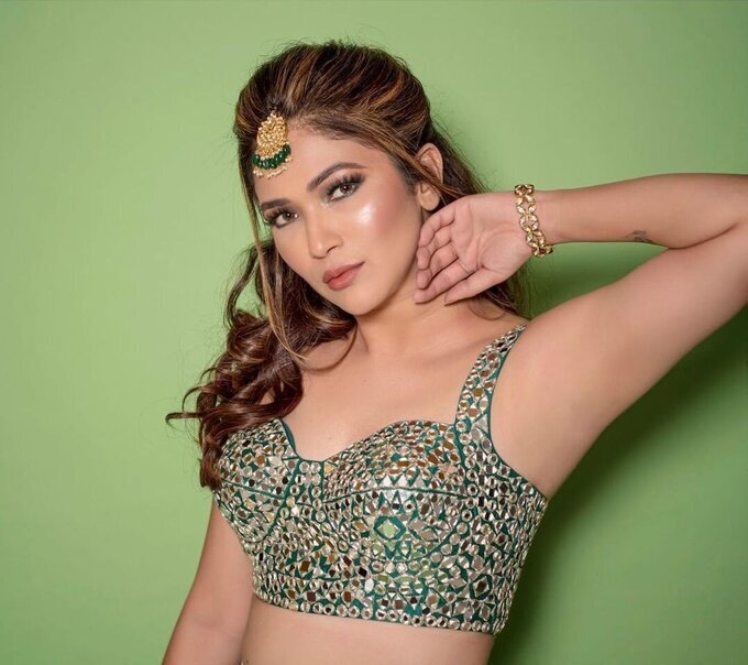 Ridhima Pandit Stunning Photos Collections