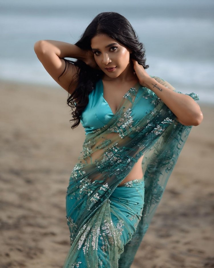 Sakshi Agarwal Hot And Glamoures Photos