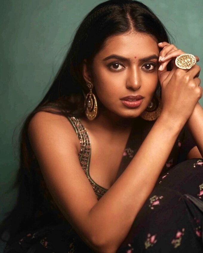 Shivani Rajasekhar Black Saree Photos