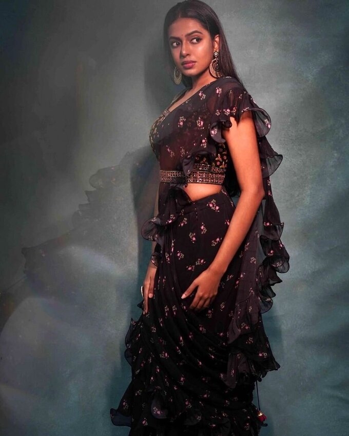 Shivani Rajasekhar Black Saree Photos