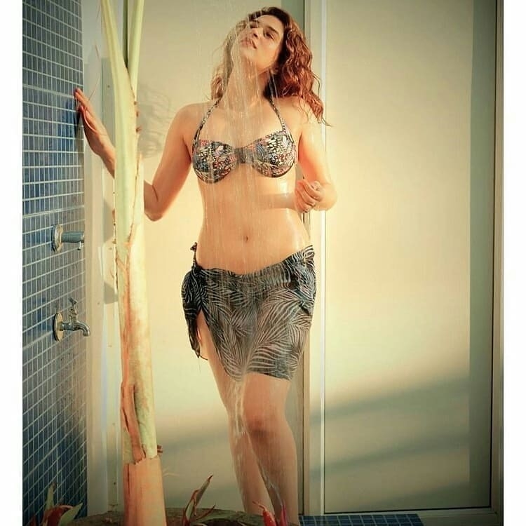 Shraddha Das latest Photos in pool