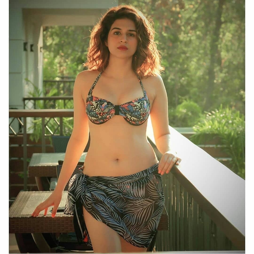 Shraddha Das latest Photos in pool