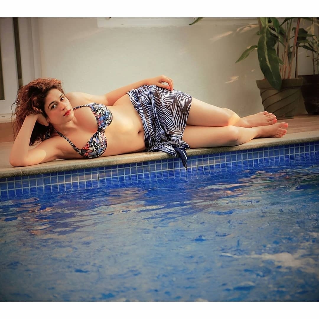 Shraddha Das latest Photos in pool