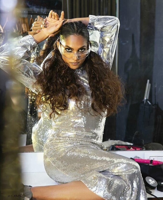 Shruthy Menon latest hot Photos